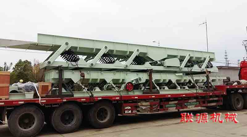 廣西糖業(yè)集團(tuán)連桿式振動(dòng)輸送機(jī)發(fā)貨現(xiàn)場(chǎng)