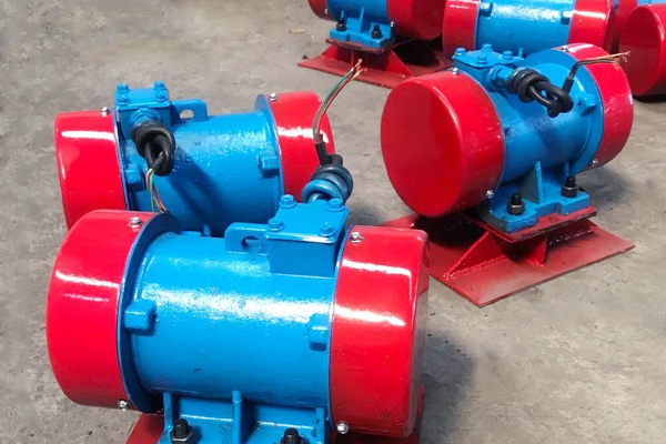 什么是倉壁振動器，其振動電機軸與軸承的保養(yǎng)要求